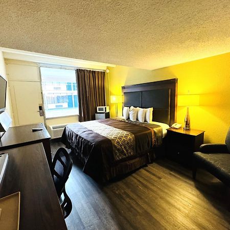 James River Inn & Suites Newport News Esterno foto