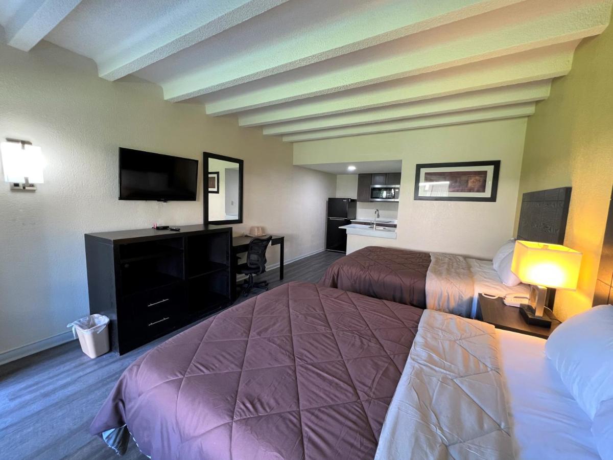 James River Inn & Suites Newport News Esterno foto