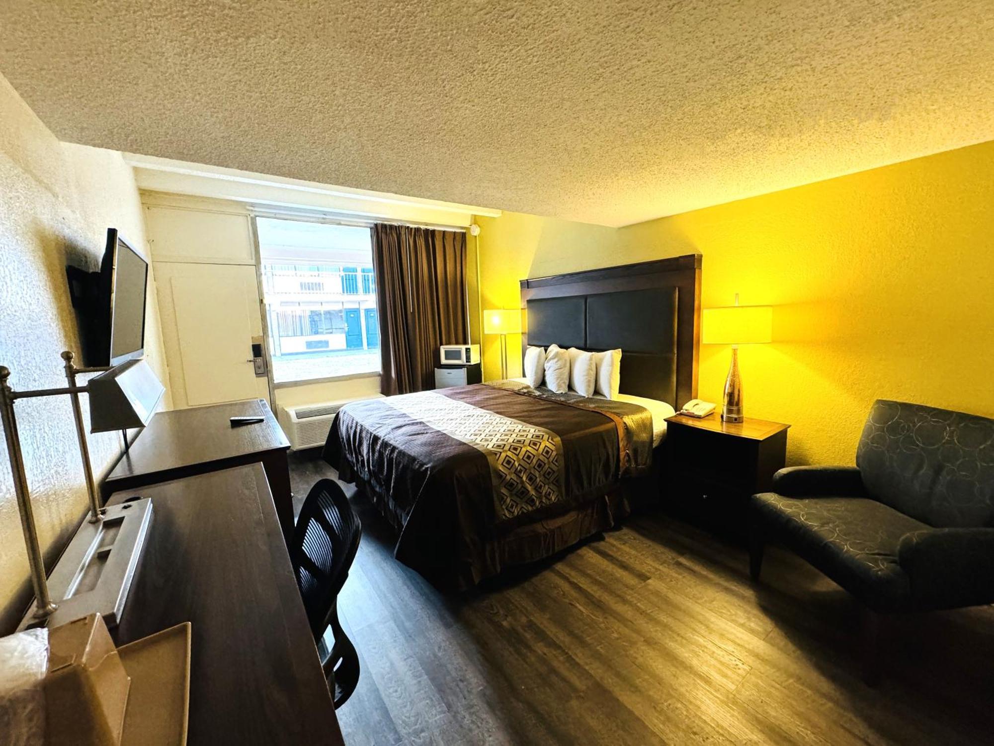 James River Inn & Suites Newport News Esterno foto