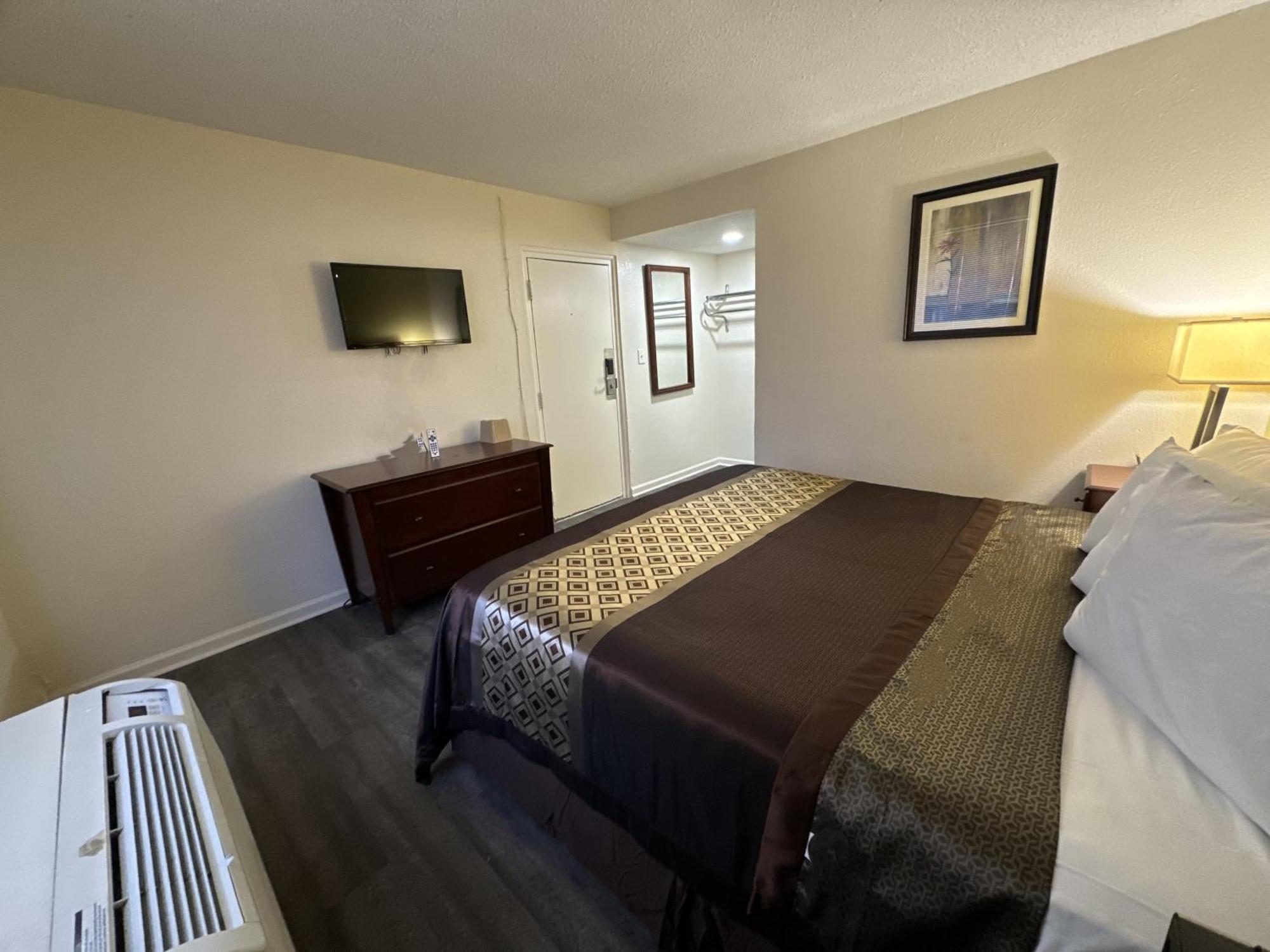 James River Inn & Suites Newport News Esterno foto