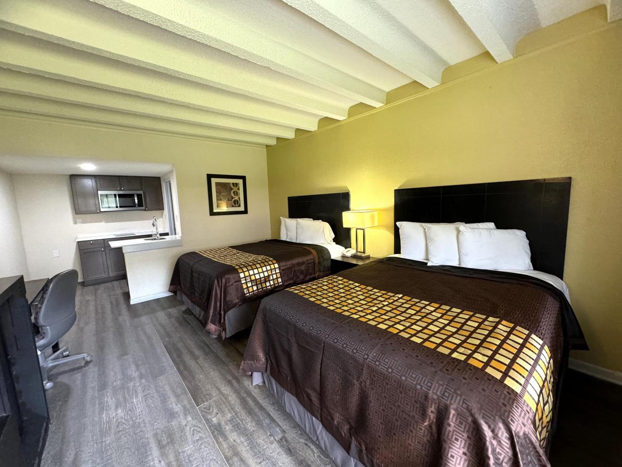 James River Inn & Suites Newport News Esterno foto