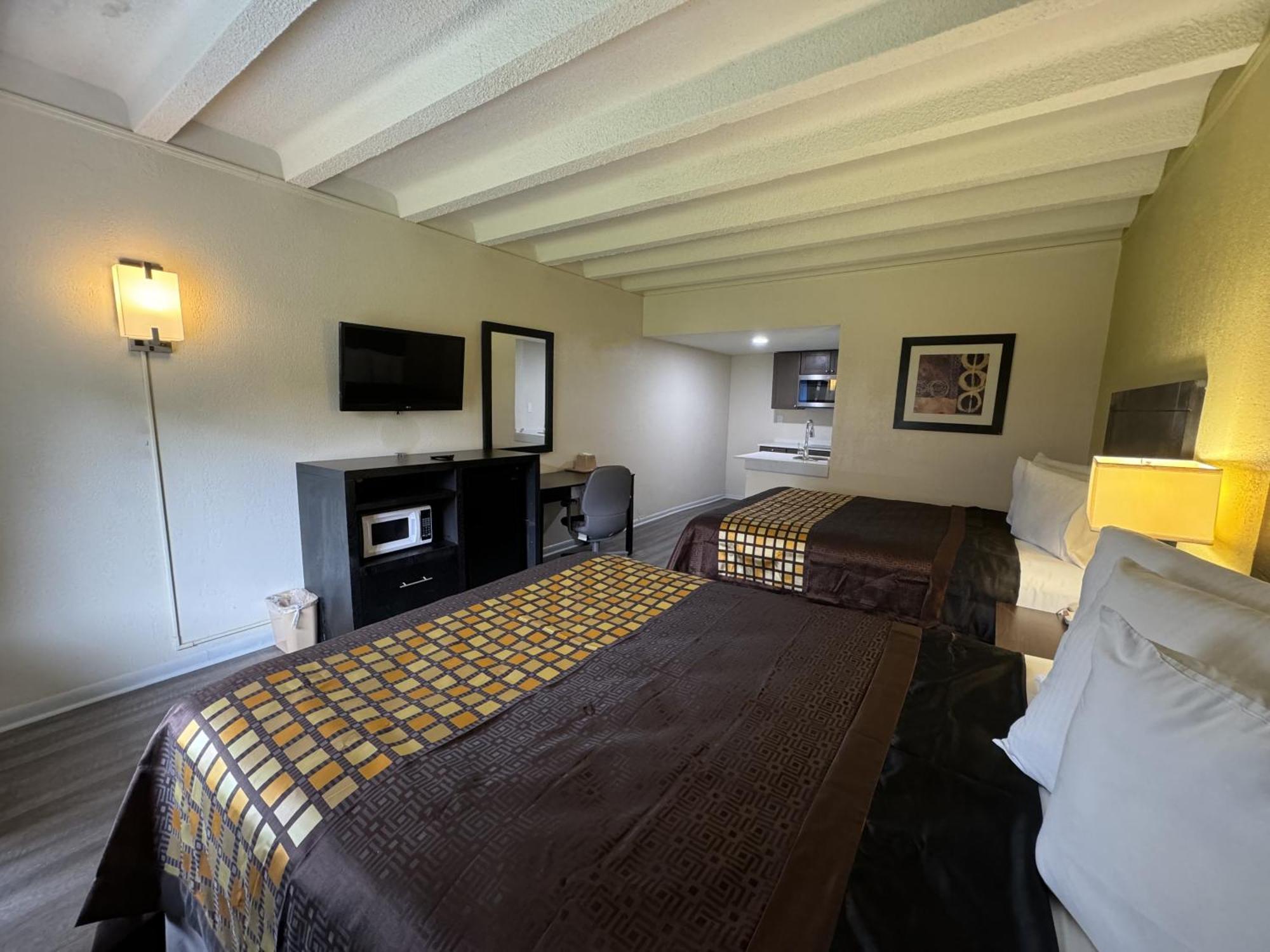 James River Inn & Suites Newport News Esterno foto